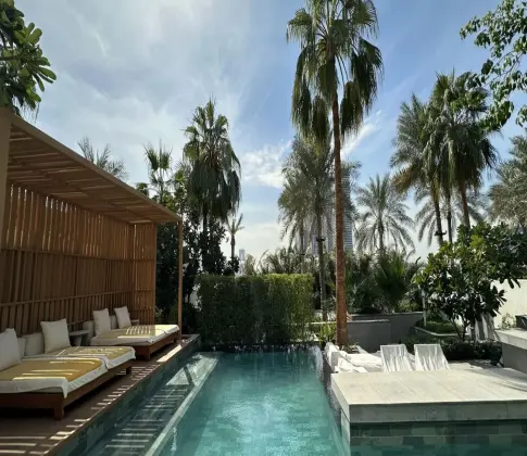 swimming pool builders in dubai